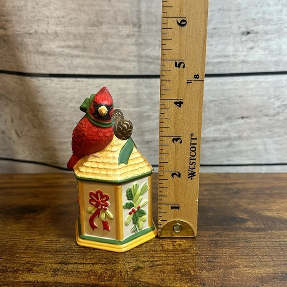 2003 Lenox Winter Greetings Everyday‎ Cardinal Stackable Salt & Pepper Shakers - Picture 5 of 8